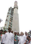 CONGRESS LEADER'S PAYING TRIBUTE TO "KRANTI STAMBHA" ON THE OCCASION "KRANTI DIN" AT GOWALIA TANK MAIDAN IN MUMBAI. CONGRESS LEADER'S PAYING TRIBUTE TO "KRANTI STAMBHA" ON THE OCCASION "KRANTI DIN" AT GOWALIA TANK MAIDAN IN MUMBAI.