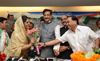 CHIEF MINISTER PRITHVIRAJ CHAVAN,MPCC PRESIDENT MANIKRAO THAKRE,MINISTER NARAYRNRAO RANE & MP.RAJNITAI PATIL AT GANDHI BHAVAN.
