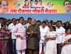 MP. & EX.UNION MINISTER GURUDAS KAMAT IN JOB FAIR AT DINDOSHI. MP. & EX.UNION MINISTER GURUDAS KAMAT IN JOB FAIR AT DINDOSHI.