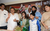 Mumbai Congress President & Ex.MP.Sanjay Nirupam Felicitates Muslim Girl Mariyam Siddiqui Topper Of Gita Contest.