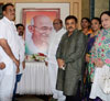 Mumbai Congress President Sanjay Nirupam Paying Tribute to Father of Nation Mahatma Gandhi Birth Anniversary.