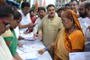 MRCC President Sanjay Nirupam Organised Signature Campaign to Protest against Hike Rates of Electricity Bill.
